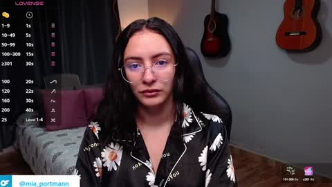 Snapshot of miaportman chatting on 3, 1, 2025 MIAPORTMANN online show from 3, 1, 2025