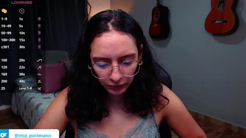 Snapshot of miaportman chatting on 8, 1, 2025 MIAPORTMANN online show from 8, 1, 2025