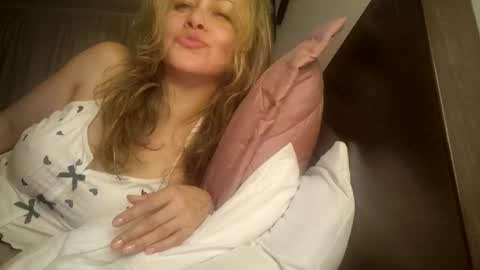 Snapshot of miasiren chatting on 12, 10, 2025 miasiren online show from 12, 10, 2025
