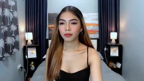 Snapshot of miasmith09 chatting on 18, 12, 2025 Pau and jence online show from 18, 12, 2025