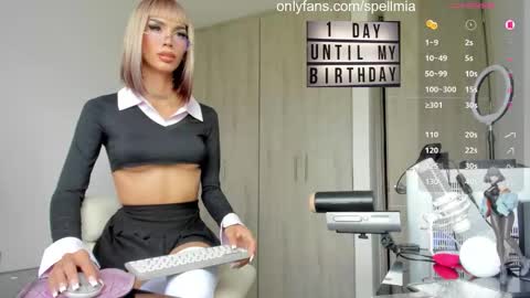 Snapshot of miaspell chatting on 4, 11, 2025 Mia instagram miasspell online show from 4, 11, 2025