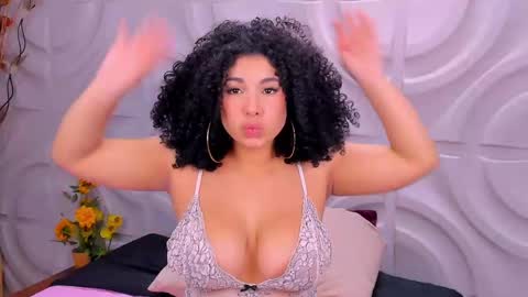 Mia online show from 6, 1, 2025