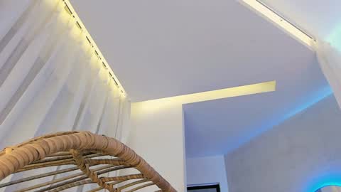 Mia online show from 4, 2, 2025