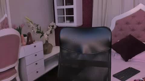 Mia online show from 7, 3, 2025