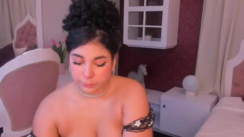 Mia online show from 10, 3, 2025