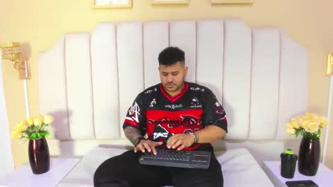 MICHAEL online show from 12, 11, 2025