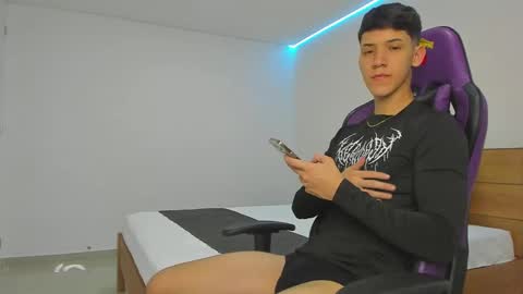 Snapshot of michael_twink18 chatting on 1, 3, 2025 Michael online show from 1, 3, 2025