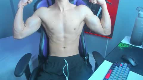 Snapshot of michael_twink18 chatting on 5, 10, 2025 Michael online show from 5, 10, 2025