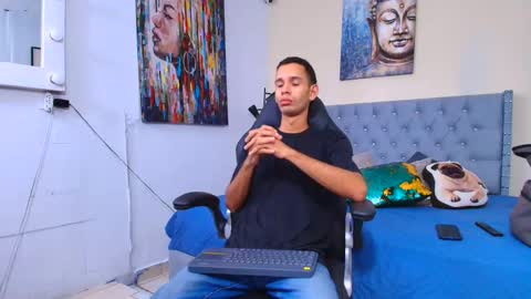 Snapshot of michaell_bellk_ chatting on 8, 9, 2025 michaell_bellk_ online show from 8, 9, 2025