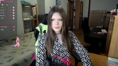 Snapshot of micheledoll chatting on 2, 12, 2024 MicheleDoll online show from 2, 12, 2024