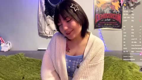 Snapshot of michelinahollenbach chatting on 21, 12, 2025 Suki online show from 21, 12, 2025