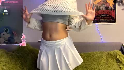 Snapshot of michelinahollenbach chatting on 23, 12, 2025 Suki online show from 23, 12, 2025