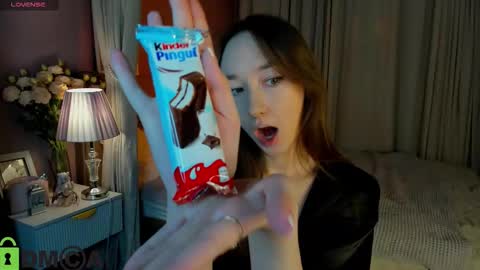 Snapshot of michelle__allen chatting on 30, 11, 2025 Michelle online show from 30, 11, 2025