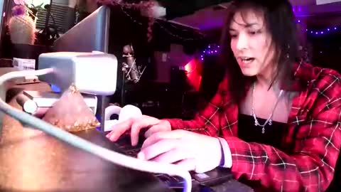 michelle_flowers online show from 23, 10, 2025