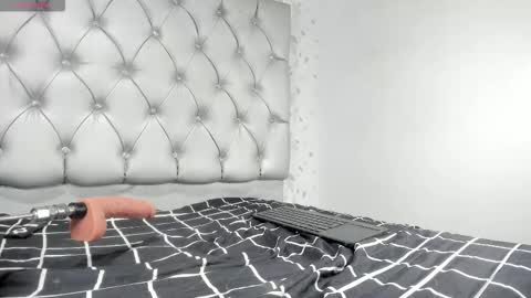 Snapshot of michelle_perla chatting on 17, 10, 2025 michelle perla online show from 17, 10, 2025