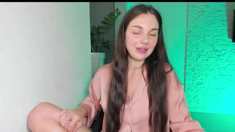 Michellee online show from 28, 10, 2025