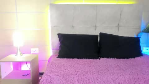 Snapshot of michonne_09 chatting on 12, 11, 2025 michonne_09 online show from 12, 11, 2025