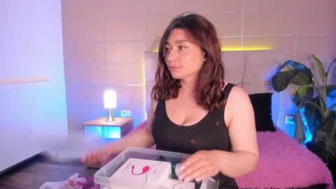 Snapshot of michonne_09 chatting on 15, 11, 2025 michonne_09 online show from 15, 11, 2025