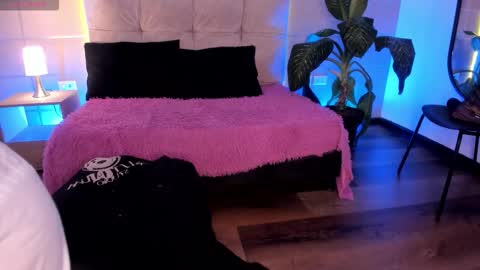 Snapshot of michonne_09 chatting on 14, 12, 2025 michonne_09 online show from 14, 12, 2025