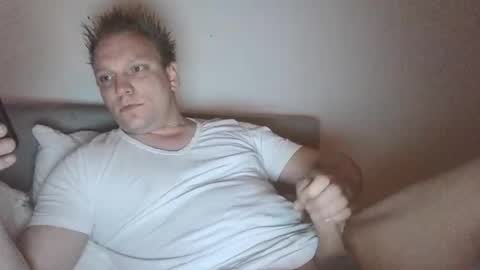 mickkxl online show from 30, 12, 2024