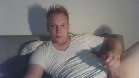 mickkxl online show from 17, 11, 2025