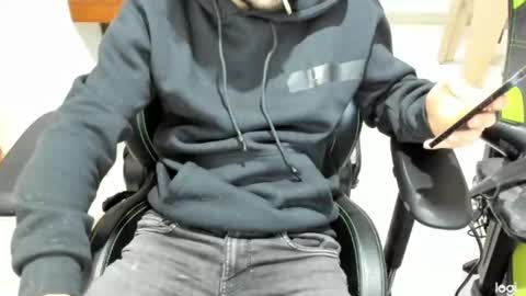 microfama00 online show from 9, 2, 2026