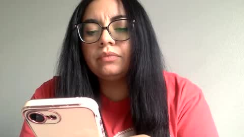 midnightbruja111 online show from 8, 4, 2026