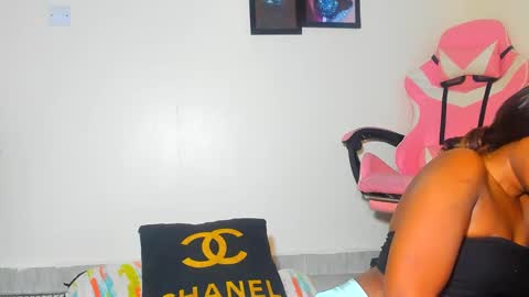 lydia follow me on ig at shortgirl 406 online show from 18, 2, 2025