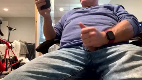 Snapshot of miggie001 chatting on 17, 11, 2025 miggie001 online show from 17, 11, 2025