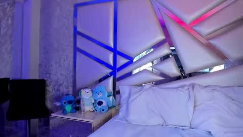 Snapshot of miia02 chatting on 30, 10, 2025 MIA 3 online show from 30, 10, 2025