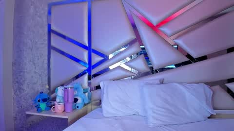 Snapshot of miia02 chatting on 3, 11, 2025 MIA 3 online show from 3, 11, 2025