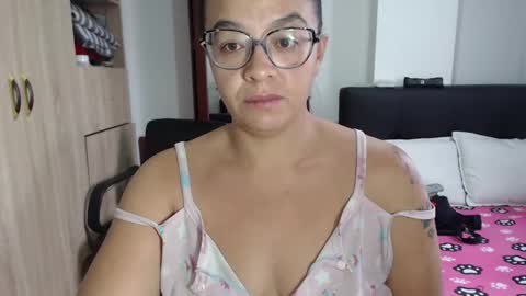 Snapshot of miia_big1boobs chatting on 5, 3, 2025 miia big1boobs online show from 5, 3, 2025