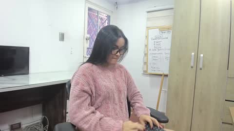Mia  online show from 31, 12, 2024