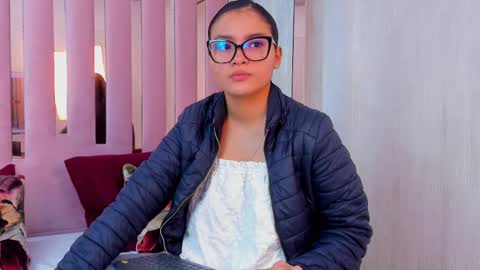 Mia  online show from 16, 9, 2025