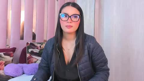 Mia  online show from 20, 10, 2025