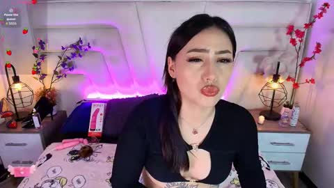 Miia Paris online show from 7, 2, 2026