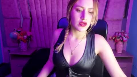 MiaScarlet online show from 11, 9, 2025