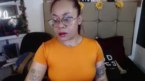 Snapshot of miia_spencer_ chatting on 10, 11, 2025 miia online show from 10, 11, 2025