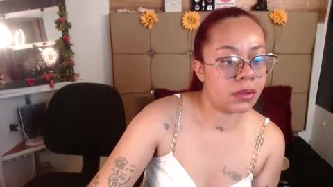 Snapshot of miia_spencer_ chatting on 11, 11, 2025 miia online show from 11, 11, 2025