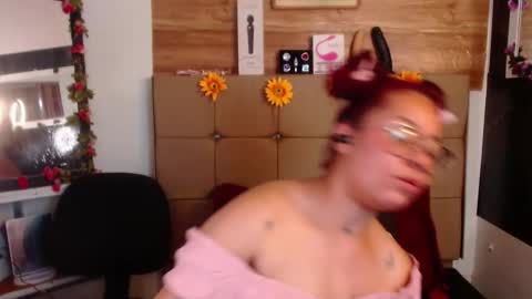 Snapshot of miia_spencer_ chatting on 19, 11, 2025 miia online show from 19, 11, 2025