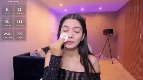 Mia online show from 4, 11, 2025