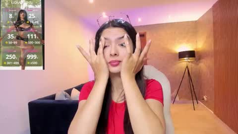 Mia online show from 10, 11, 2025