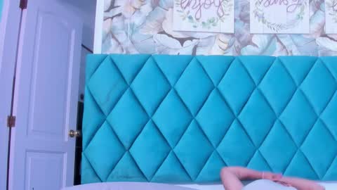 Mia Coopper online show from 20, 9, 2025