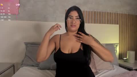 Snapshot of miiah_parker chatting on 1, 12, 2025 MIAH PARKER online show from 1, 12, 2025