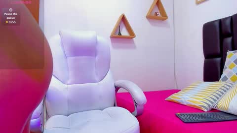 mia sofia online show from 20, 10, 2025