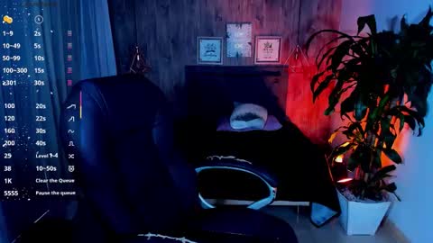 Snapshot of miichael_black chatting on 8, 11, 2025 Michael Black online show from 8, 11, 2025