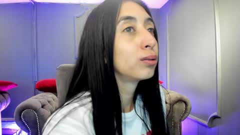 miilu  online show from 12, 12, 2024