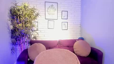 miilu  online show from 23, 2, 2025