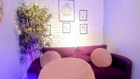 miilu  online show from 25, 2, 2025