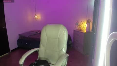 miiss_greyy online show from 13, 9, 2025